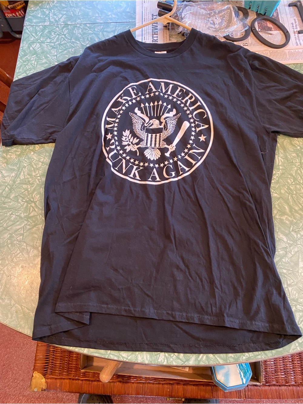 Nice Black Men’s XL “Make America Punk Again” Logo Style T-Shirt